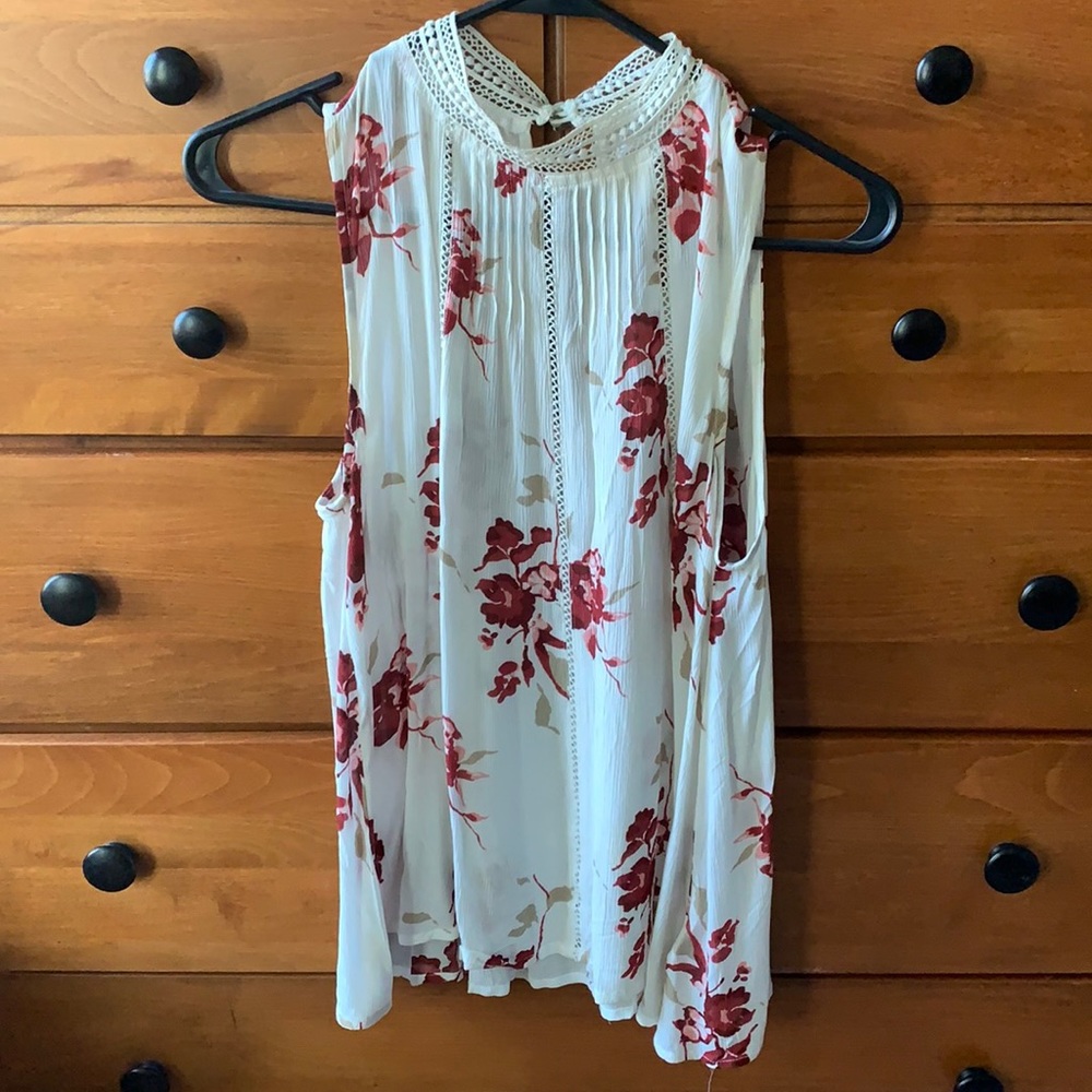 Mock neck tank. Size small